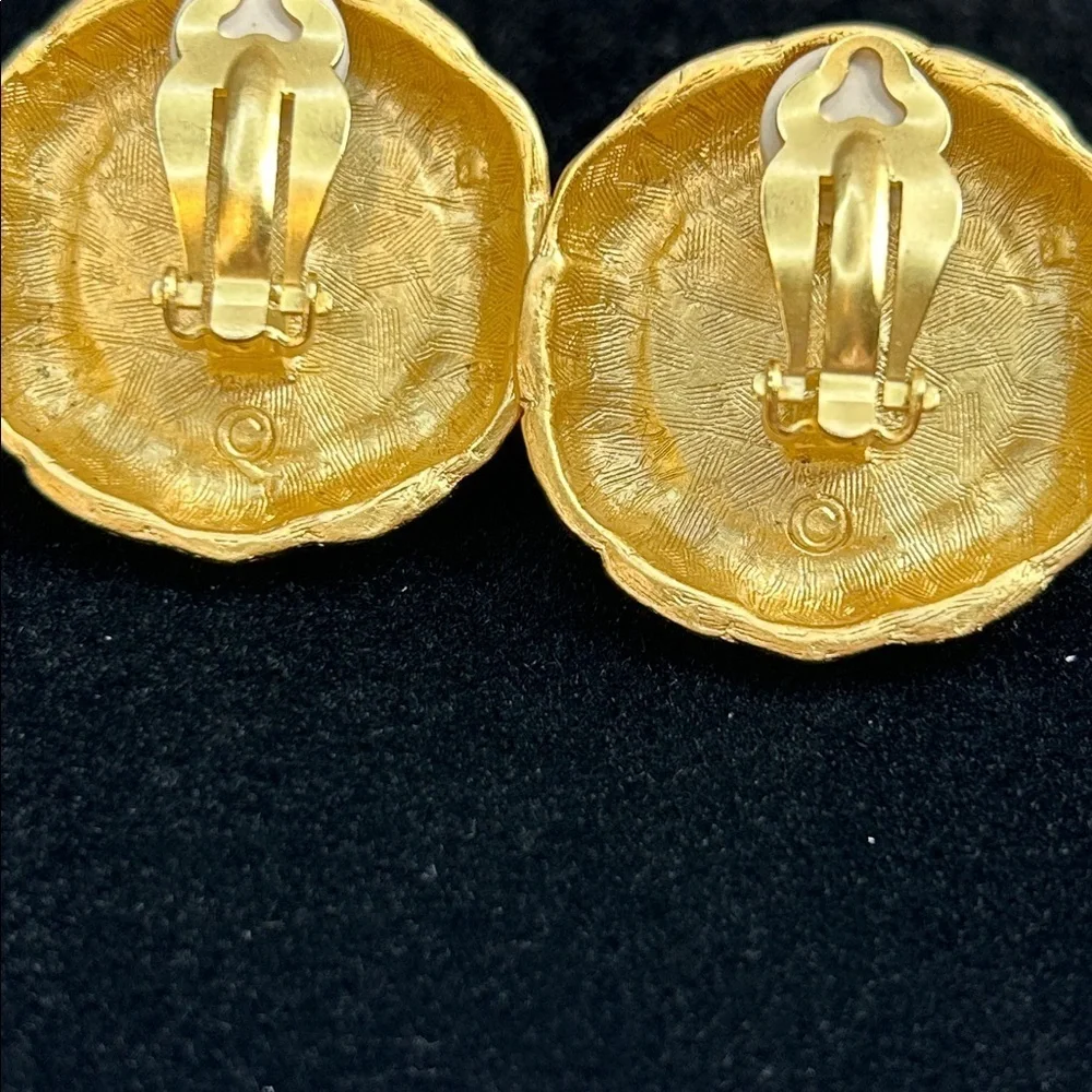 Vintage Gold and Black Faux Pearl Clip On Earrings